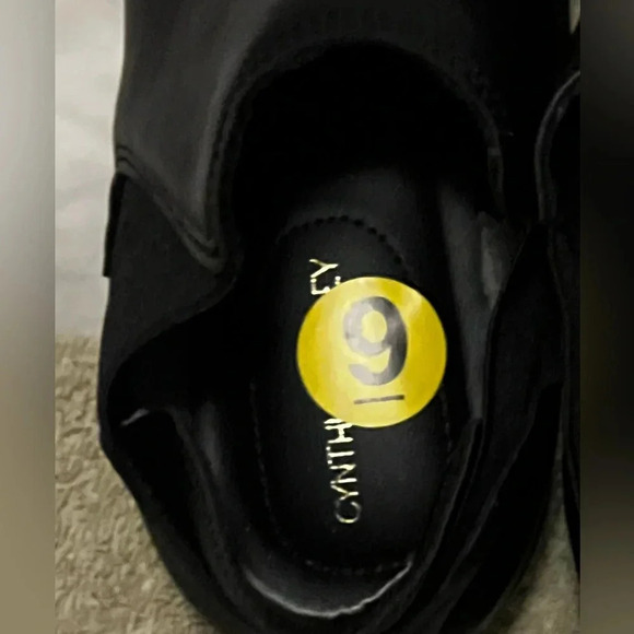 NWOT Cynthia Rowley Ankle Boots Black Leather Womens Sz 9 - Picture 6 of 8